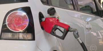 Petróleo em alta encarece diesel e gasolina; veja como guerra pesa no bolso do brasileiro