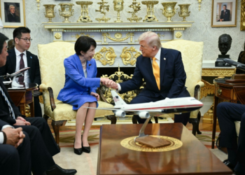 Premiê do Japão diz que 'somente Trump pode alcançar a paz no mundo' em encontro em meio à guerra no Irã