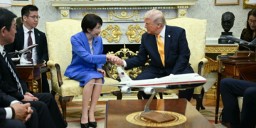 Premiê do Japão diz que 'somente Trump pode alcançar a paz no mundo' em encontro em meio à guerra no Irã