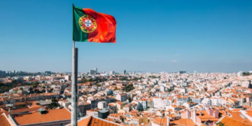 Portugal propõe lei que acelera deportações de imigrantes irregulares