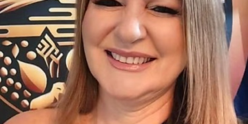 Ex-secretária é indiciada por difamação contra vereador em áudio homofóbico