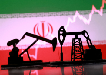Governo Trump suspende sanções contra petróleo iraniano para tentar conter preços