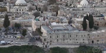 Irã lança mísseis contra base militar dos EUA e Reino Unido no Oceano Índico