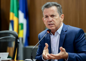 Mauro Mendes vê Brasil "no caminho da Argentina" e critica polarização entre direita e esquerda