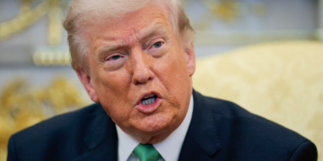 Amigo de Trump pediu para ICE deportar ex-mulher, diz NYT