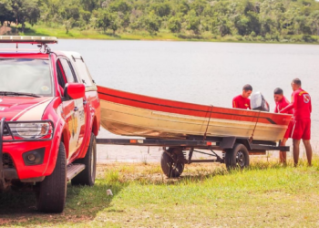 Corpo de Bombeiros resgata corpo em decomposição no Rio Vermelho