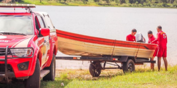 Corpo de Bombeiros resgata corpo em decomposição no Rio Vermelho