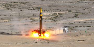 Irã tem mísseis para atingir a Europa? Entenda o alerta que surgiu após ataque contra ilha remota no Oceano Índico