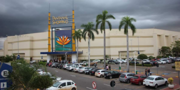 Juíza dá 15 dias para restaurante deixar shopping por dívida de R$ 222 mil