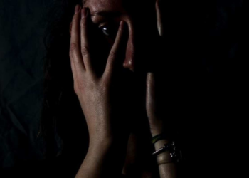 Dono de imóvel é condenado a 2 anos de prisão por xingar ex-inquilina em áudio racista