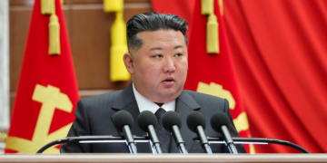 Kim Jong-un diz que status nuclear da Coreia do Norte é 'irreversível', e que Coreia do Sul pode pagar 'preço implacável'