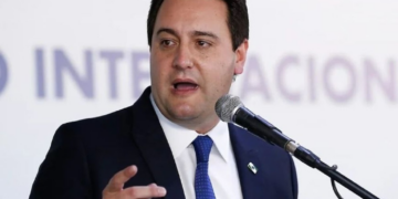 Ratinho Junior desiste de concorrer à Presidência e anuncia saída da política