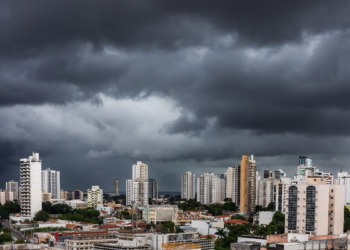 Defesa Civil emite alerta para temporais e ventania de até 100km/h em Cuiabá