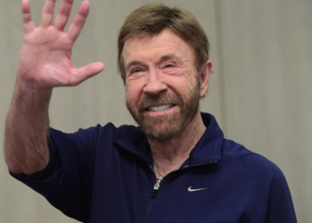 Chuck Norris, o “durão” que não se envergonhava de sua fé cristã