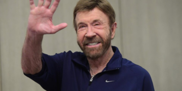 Chuck Norris, o “durão” que não se envergonhava de sua fé cristã