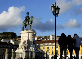 Filha de brasileira em Portugal fica sem autorização de residência por causa de déficit cognitivo