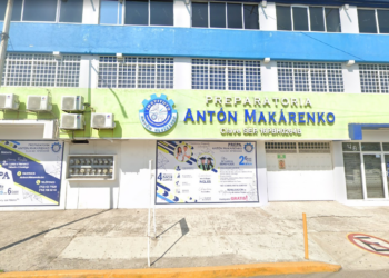 Adolescente mata duas professoras com fuzil em escola no México