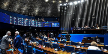 Senado aprova projeto que equipara misoginia ao crime de racismo