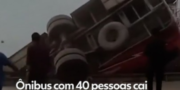 Ônibus com 40 passageiros cai em rio em Bangladesh e deixa 24 mortos; veja o vídeo