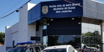 Mãe queima braço da própria filha com ferro quente e acaba presa em MT