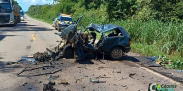 Motorista de Uno fica inconsciente e em estado grave após colisão com caminhonete em Cáceres; veja vídeo