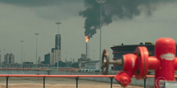 Trump diz que Irã autorizou passagem de 20 petroleiros por Ormuz: 'Sinal de respeito'