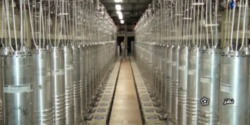 Trump avalia invasão terrestre para extrair urânio do Irã, diz jornal