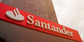Santander é condenado a indenizar idosa após Justiça provar fraude em empréstimo consignado