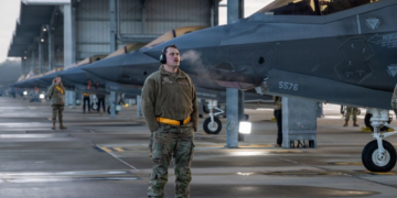 Milhares de paraquedistas do Exército dos EUA chegam ao Oriente Médio, diz agência