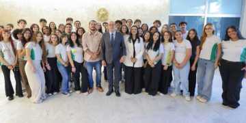 Estudantes do IFMT de Cuiabá são recebidos por Gilmar Mendes em imersão no STF e Congresso