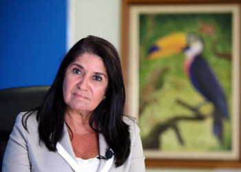 MP aciona ex-prefeita Thelma de Oliveira por contrato de R$ 3,2 milhões para obra em UPA