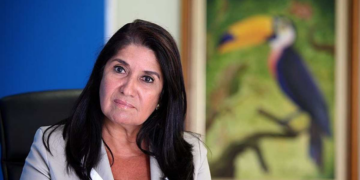 MP aciona ex-prefeita Thelma de Oliveira por contrato de R$ 3,2 milhões para obra em UPA