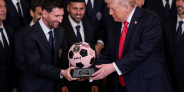 Trump recebe Messi na Casa Branca e questiona: 'Quem é melhor, Pelé ou Messi?'