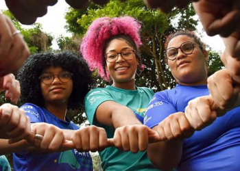Clubes jovens no Brasil fortalecem autonomia feminina para meninas e mulheres