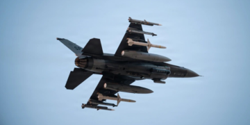 Guerra no Irã: Israel anuncia onda de ataques contra infraestrutura do 'regime terrorista'