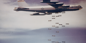 B-52: como é o bombardeiro usado contra o Irã, considerado uma das armas mais mortais dos EUA