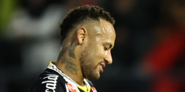 Neymar diz que juiz “acordou meio de chico” e a turba não perdoa