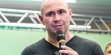 Explosão de casos de gripe faz Abilio cogitar aulas facultativas em Cuiabá; vídeo