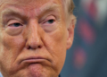 Trump assina decreto endurecendo regras para votar pelo correio, mas usou método na semana passada