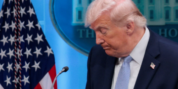 Resgate de piloto no Irã envolveu 155 aeronaves e ações para despistar iranianos, diz Trump