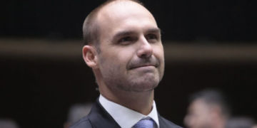 O curioso talento de Eduardo Bolsonaro para transformar eleitores em inimigos