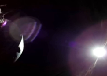 Astronautas da missão Artemis 2 presenciam eclipse solar