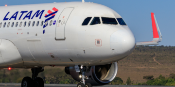 Governo zera impostos do combustível de aviação: o que pode acontecer com as passagens aéreas?