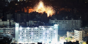 De aiatolá morto a ataque suspenso: guerra abala Oriente Médio e pressiona economia global; veja linha do tempo