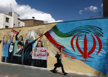 'Trabalho inacabado': iranianos relatam decepção e medo após cessar-fogo