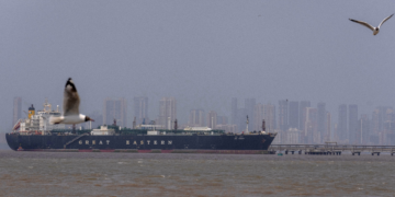 Irã diz que Estreito de Ormuz está 'aberto, com restrições'; só 6 navios passaram nas últimas 24 horas