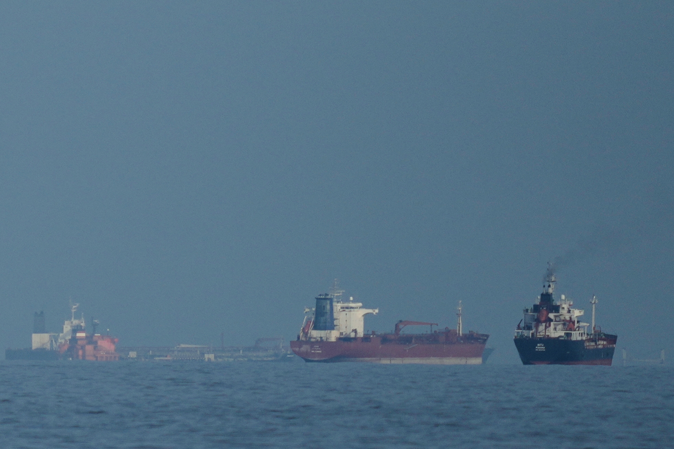 Lanchas do Irã dispararam contra petroleiros indianos no Estreito de Ormuz