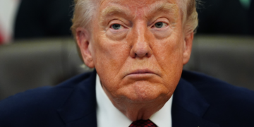 Guarda Revolucionária do Irã diz que o que Trump falar sobre Estreito de Ormuz 'não tem validade'