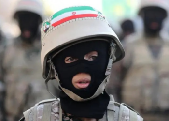 Irã usa crianças em trabalhos de segurança na guerra, indicam testemunhas e relatos à imprensa