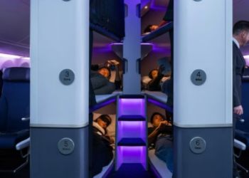 Companhia da Nova Zelândia vai oferecer 'cápsulas de soneca' na classe econômica, mas é proibido dormir de conchinha